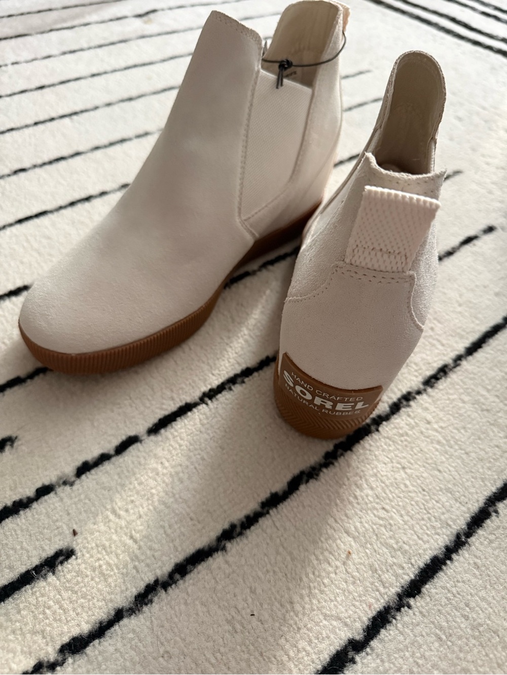 Sorel - Women's Cream Chelsea Booties with Gum Sole - 9 - Picture 2 of 3